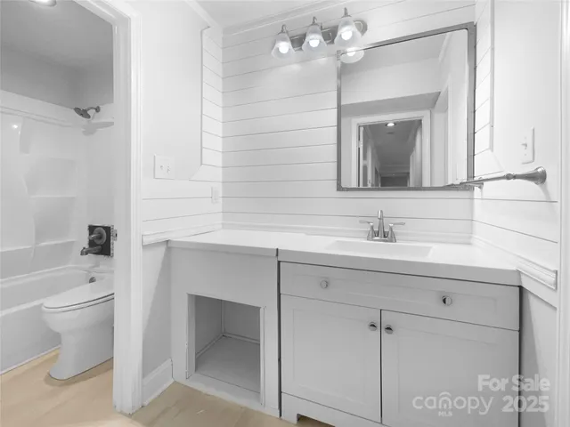 $200,000 | 4936 Sardis Road, Unit B, Charlotte, NC 28270