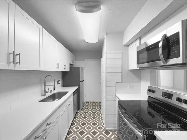 $200,000 | 4936 Sardis Road, Unit B, Charlotte, NC 28270