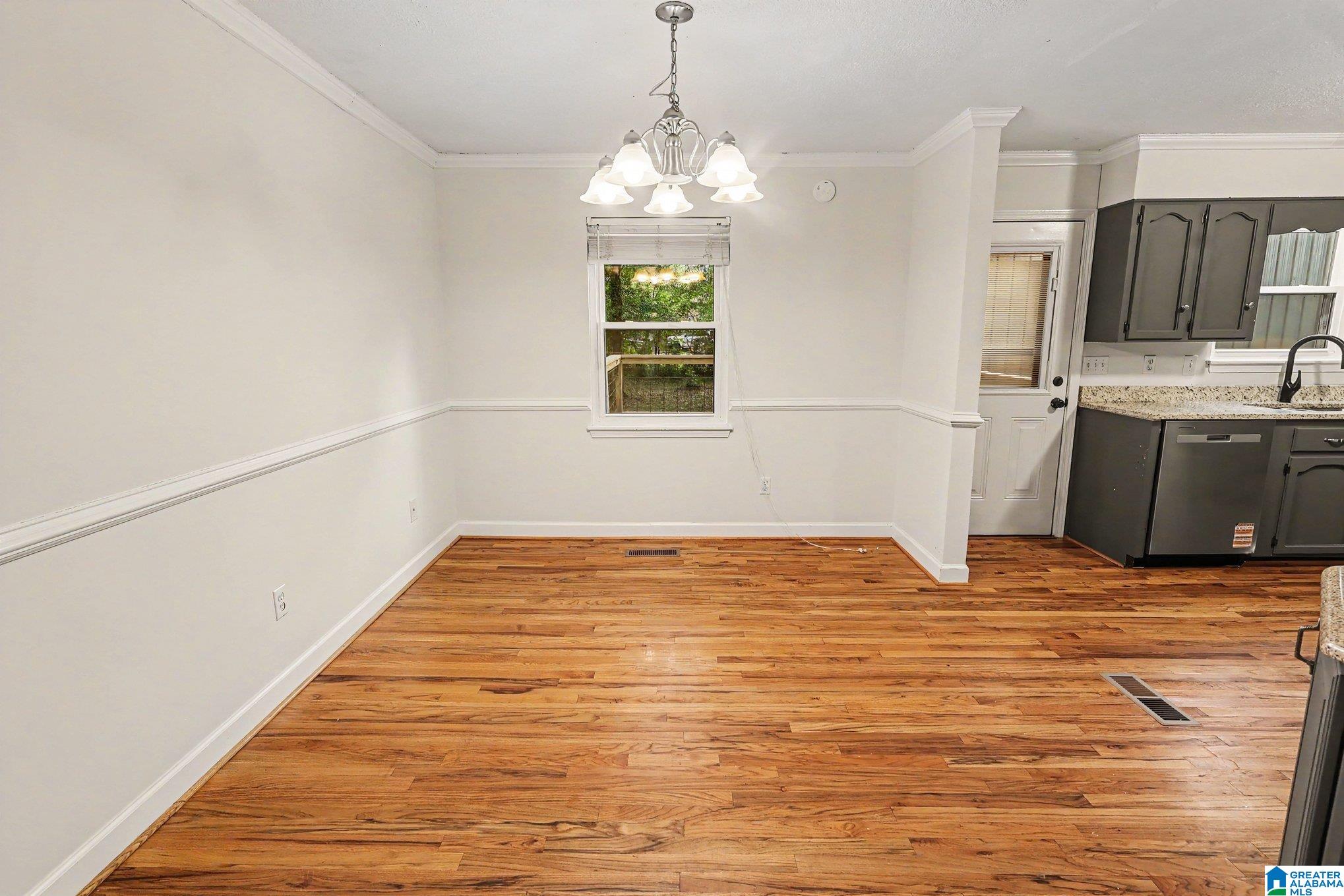 355 Comanche Street Montevallo, AL 35115 - Photo 4 of 20