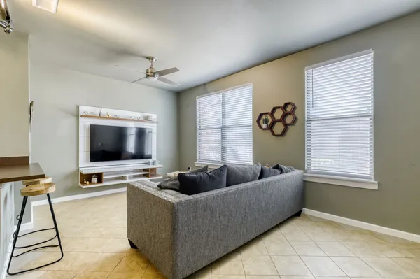 $1,900 | 1201 Grove Boulevard, Unit 502, Austin, TX 78741