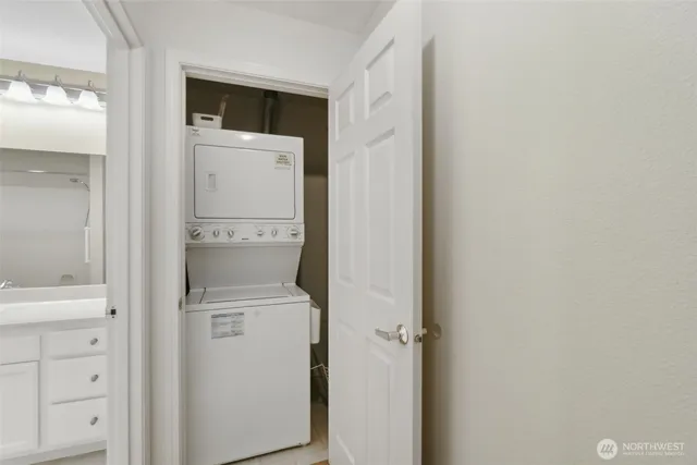 $399,000 | 4133 224th Lane Southeast, Unit 302, Issaquah, WA 98029