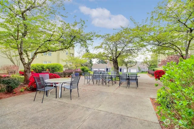 $399,000 | 4133 224th Lane Southeast, Unit 302, Issaquah, WA 98029