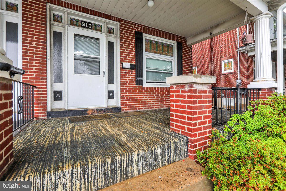 913 Gregg Avenue Reading, PA 19607 - Photo 4 of 18 Gallery Image 4
