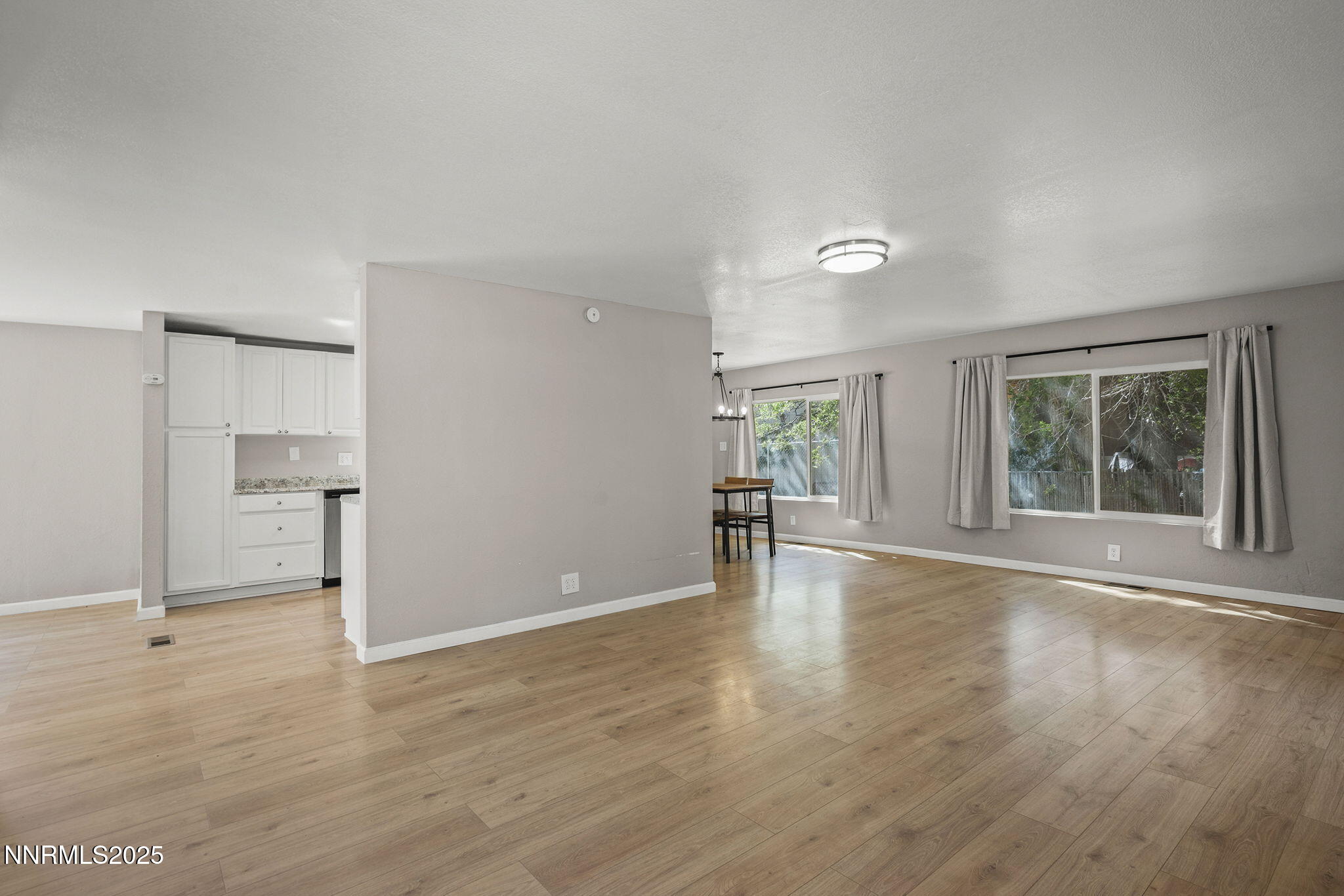 17820 Mockingbird Drive Reno, NV 89508 - Photo 3 of 21 3-web-or-mls-_DSC0526