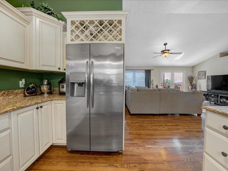 490 Chestnut Hill Road Rocky Mount, VA 24151 - Photo 16 of 54 Kitchen
