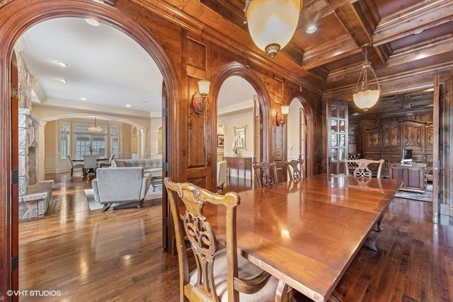 561 Walker Road Hinsdale, IL 60521 - Photo 13 of 41 an outdoor space with seating