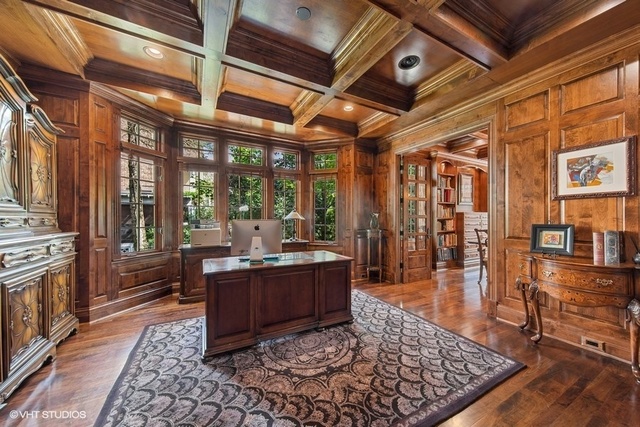 561 Walker Road Hinsdale, IL 60521 - Photo 15 of 41 a living room with a rug
