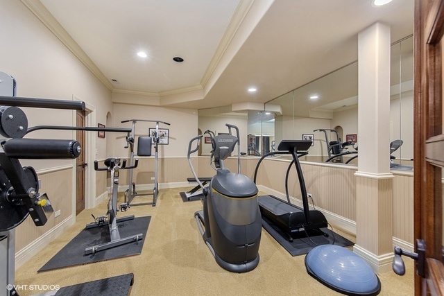 561 Walker Road Hinsdale, IL 60521 - Photo 27 of 41 a view of a room with gym equipment