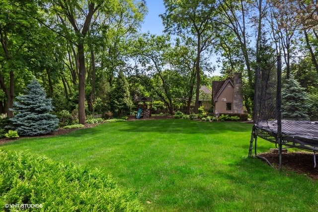 561 Walker Road Hinsdale, IL 60521 - Photo 38 of 41 a view of yard with green space