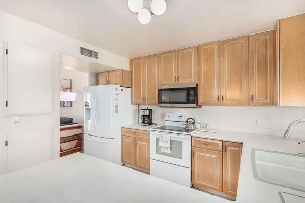 $2,295 | 220 North 22nd Place, Unit 1109, Mesa, AZ 85213
