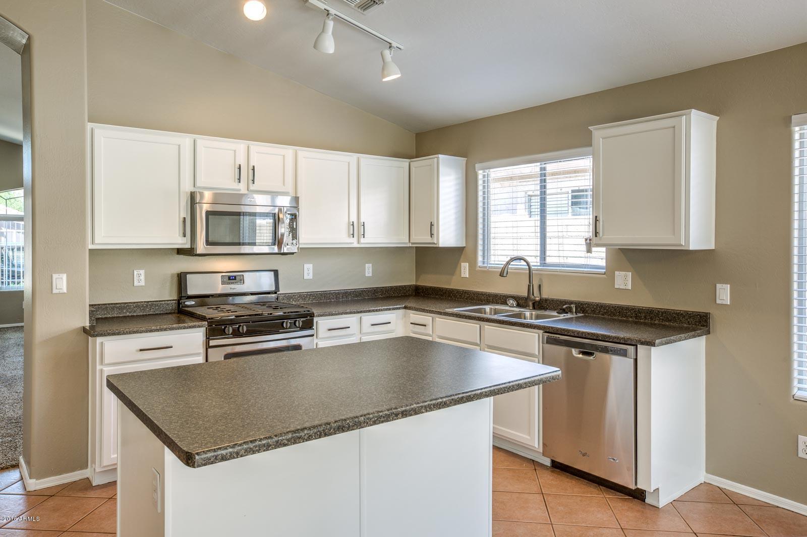 11021 West Granada Road Avondale, AZ 85392 - Photo 3 of 12 Kitchen