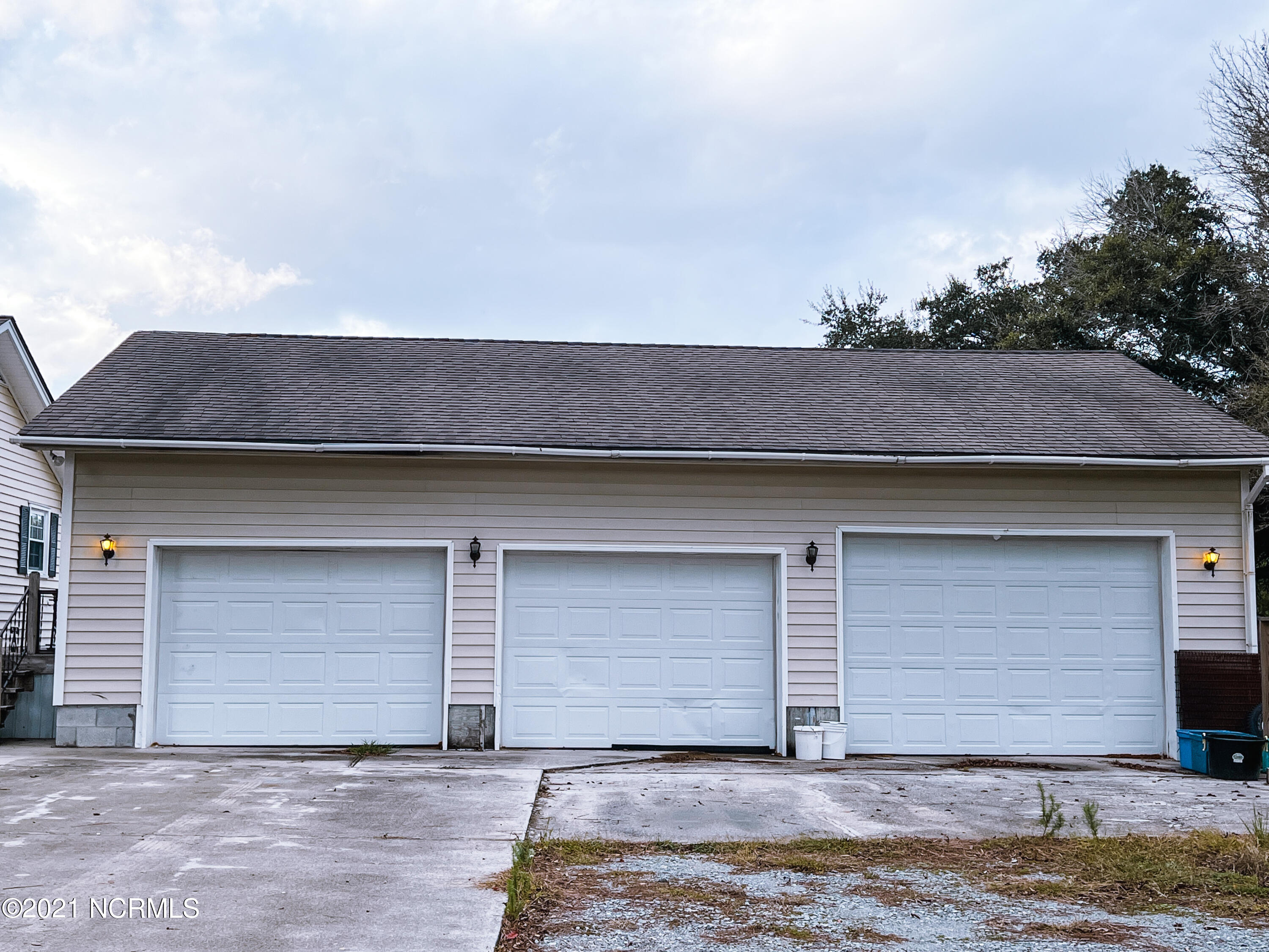 520 Jonestown Road Wallace, NC 28466 - Photo 3 of 21 C8273A08-B036-45F5-B957-DF71B2EDC06B
