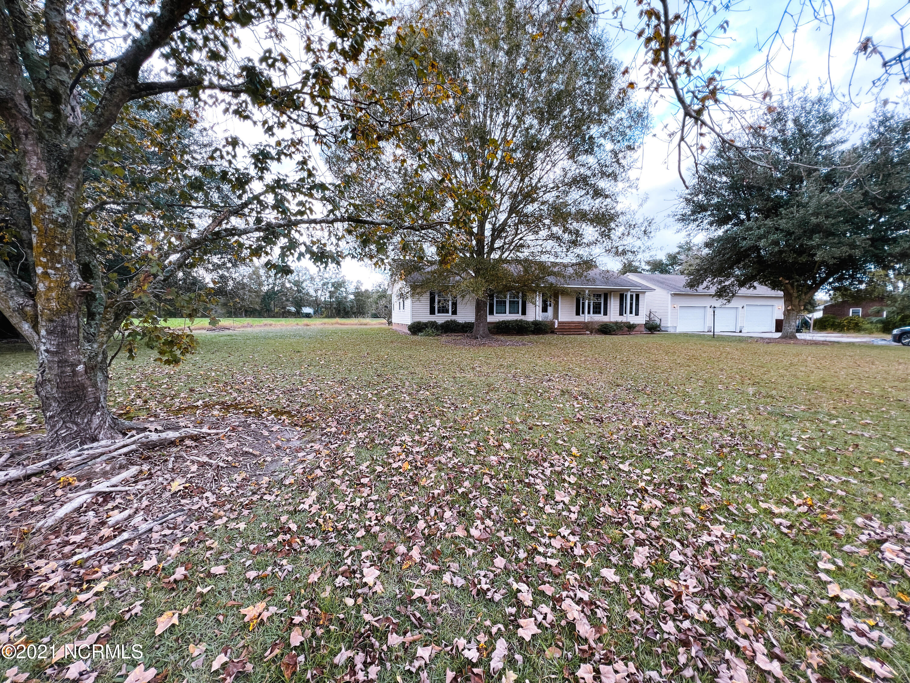 520 Jonestown Road Wallace, NC 28466 - Photo 4 of 21 3B5CCDB6-8AC6-4864-B126-E555EB52D899