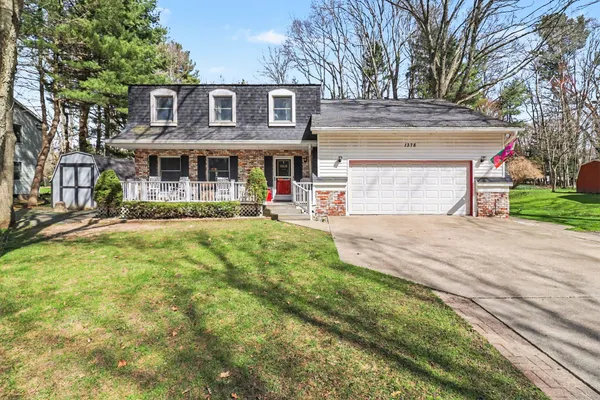 $575,000 | 1378 North Lendale Street, Ludington, MI 49431