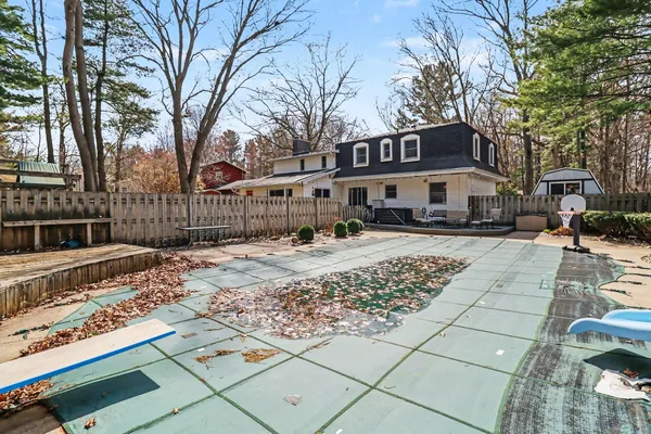 $575,000 | 1378 North Lendale Street, Ludington, MI 49431