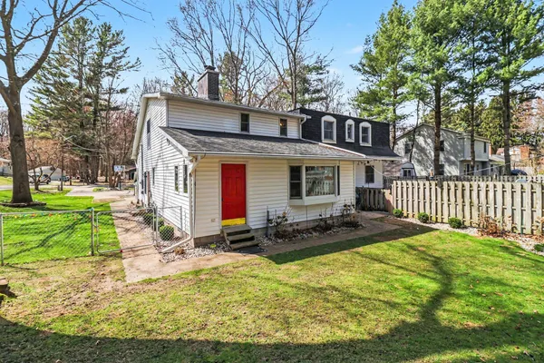$575,000 | 1378 North Lendale Street, Ludington, MI 49431