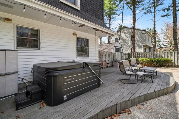 $575,000 | 1378 North Lendale Street, Ludington, MI 49431