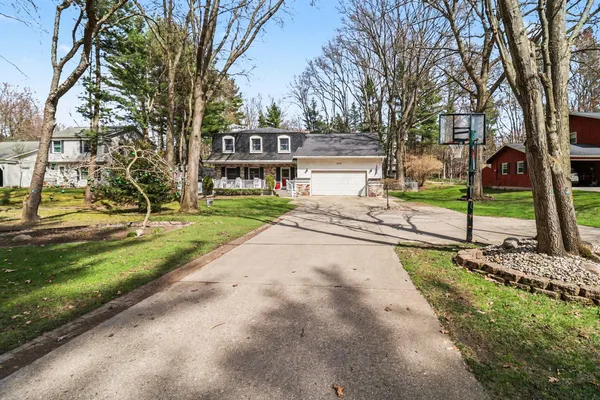 $575,000 | 1378 North Lendale Street, Ludington, MI 49431