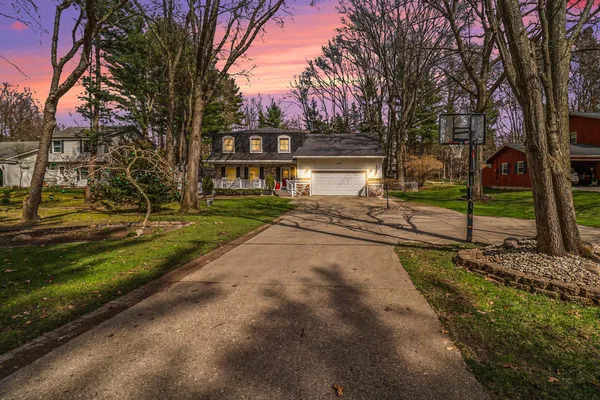 $575,000 | 1378 North Lendale Street, Ludington, MI 49431