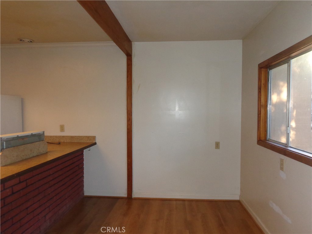 1021 Coulter Pine Road Crestline, CA 92325 - Photo 11 of 31 Eating area in kitchen