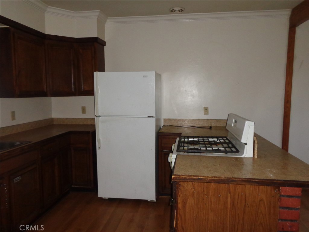 1021 Coulter Pine Road Crestline, CA 92325 - Photo 9 of 31 Kitchen appliances