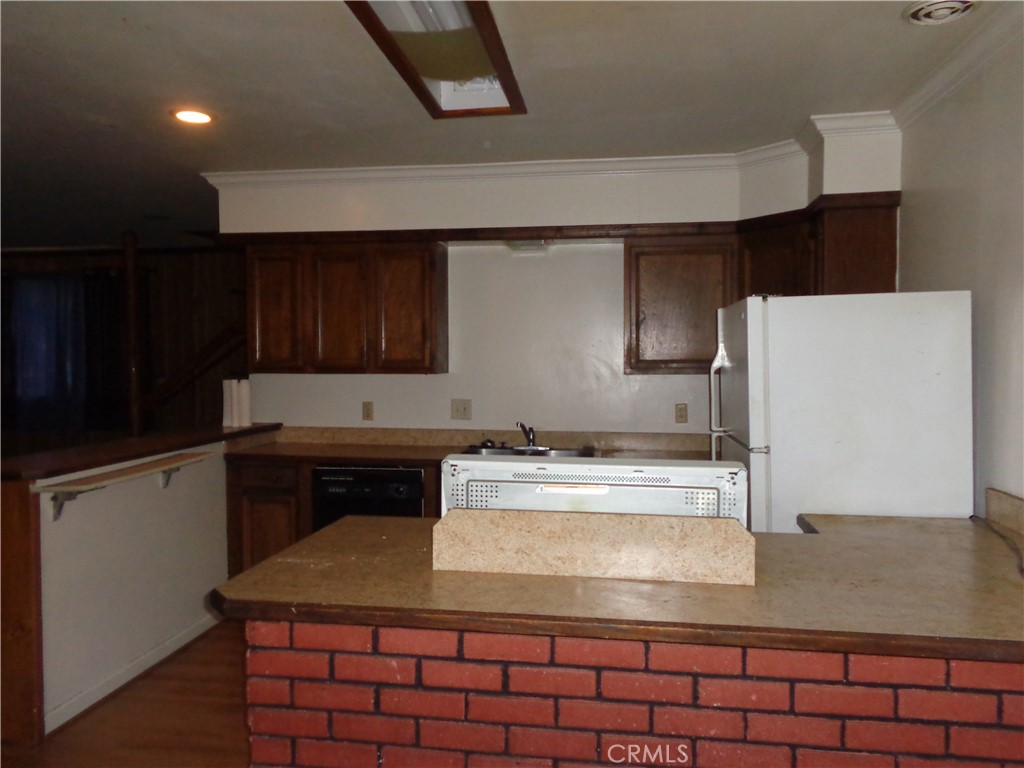 1021 Coulter Pine Road Crestline, CA 92325 - Photo 10 of 31 Kitchen