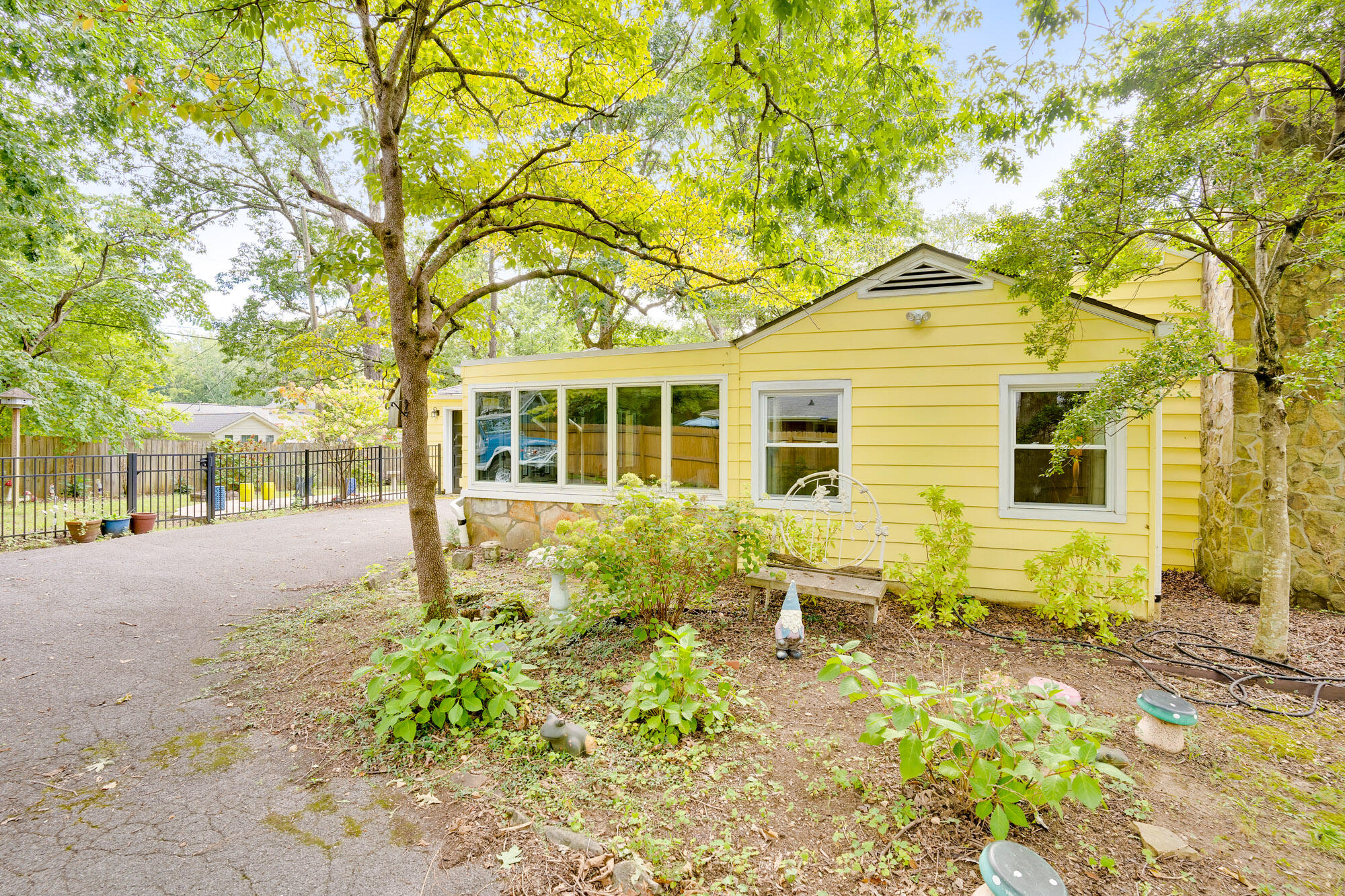 918 Ridgeway Avenue Signal Mountain, TN 37377 - Photo 8 of 35 918-Ridgeway-MLS-Photos-13