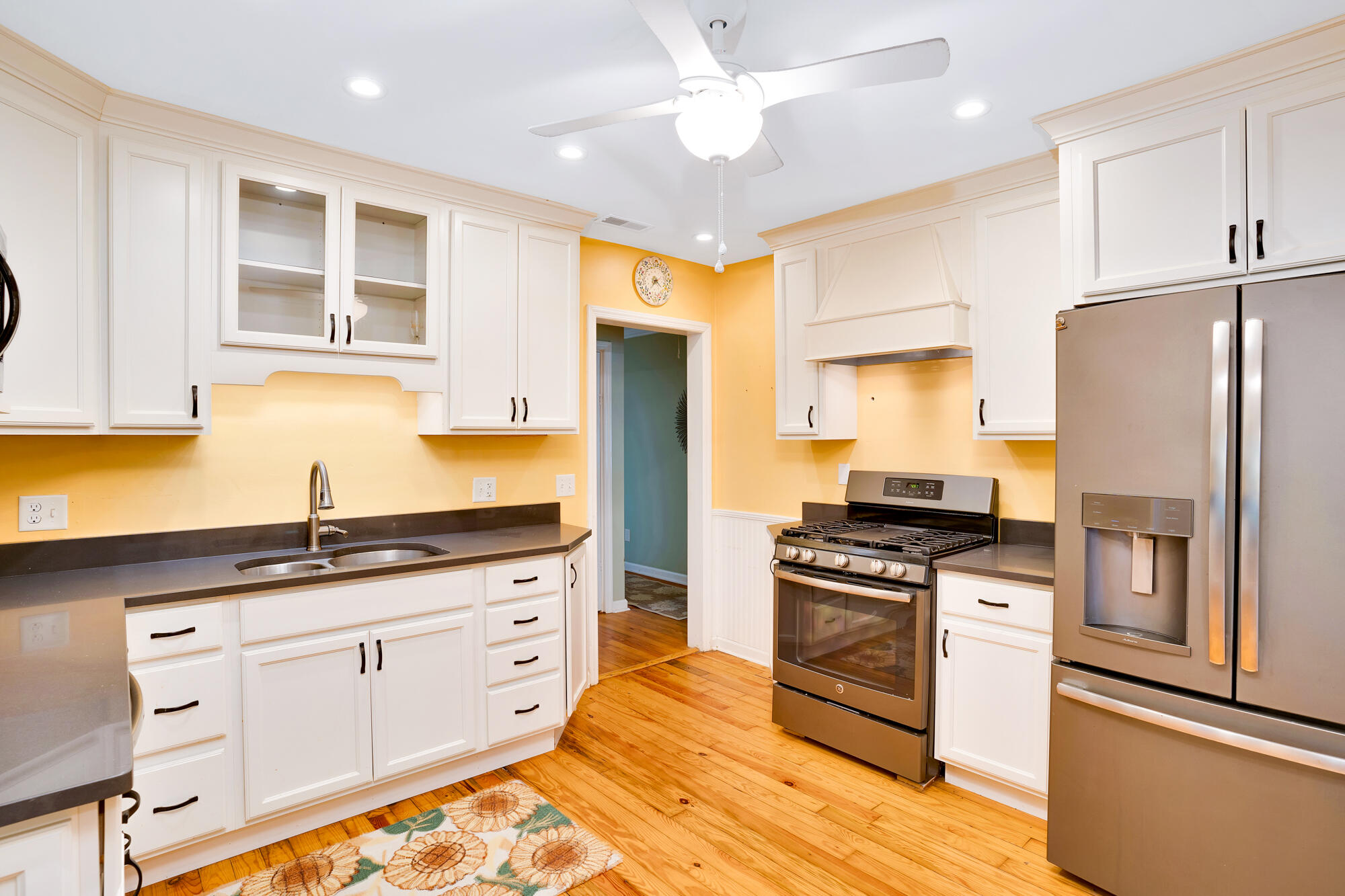 918 Ridgeway Avenue Signal Mountain, TN 37377 - Photo 9 of 35 918-Ridgeway-MLS-Photos-31