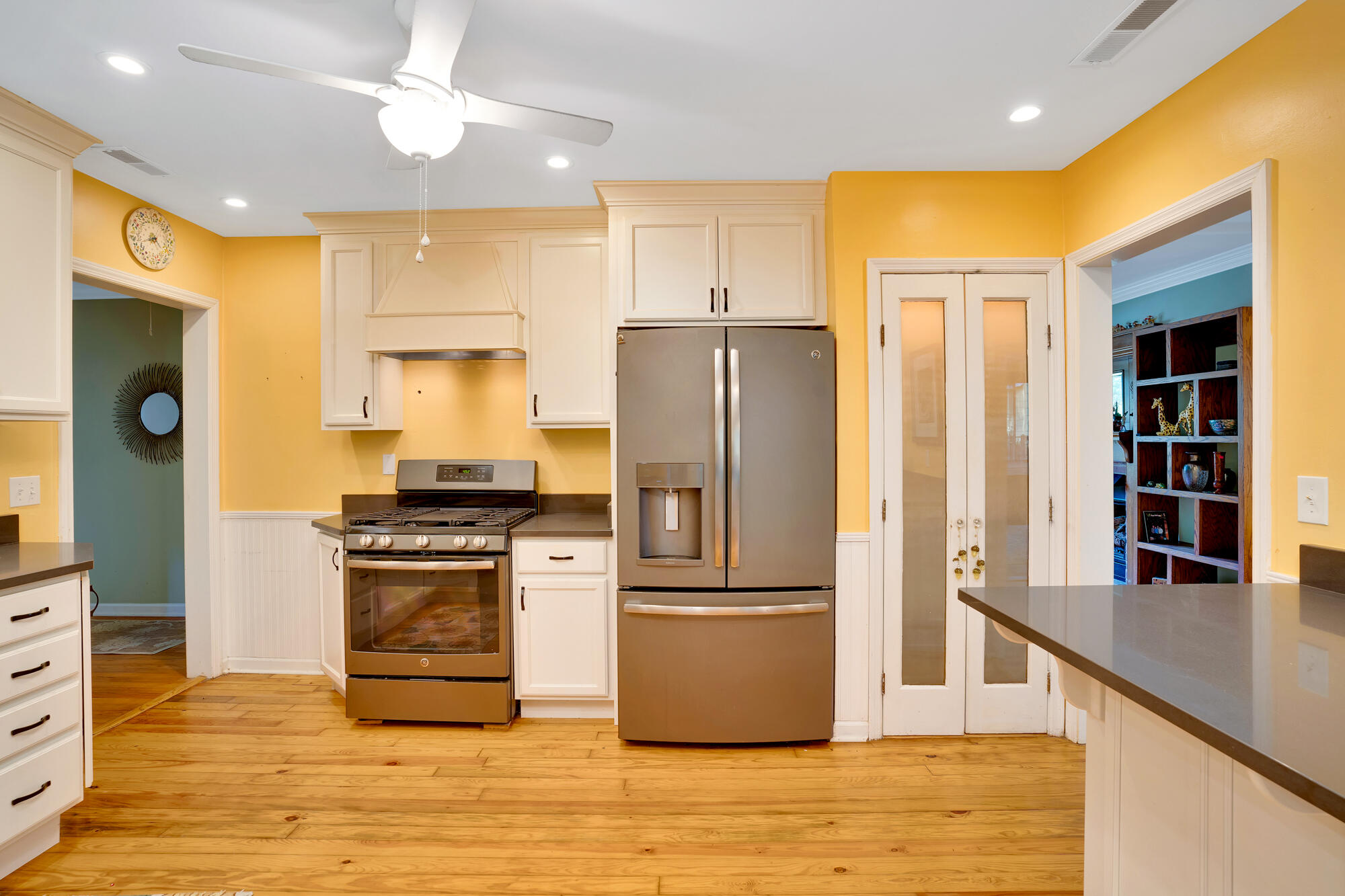 918 Ridgeway Avenue Signal Mountain, TN 37377 - Photo 10 of 35 918-Ridgeway-MLS-Photos-33