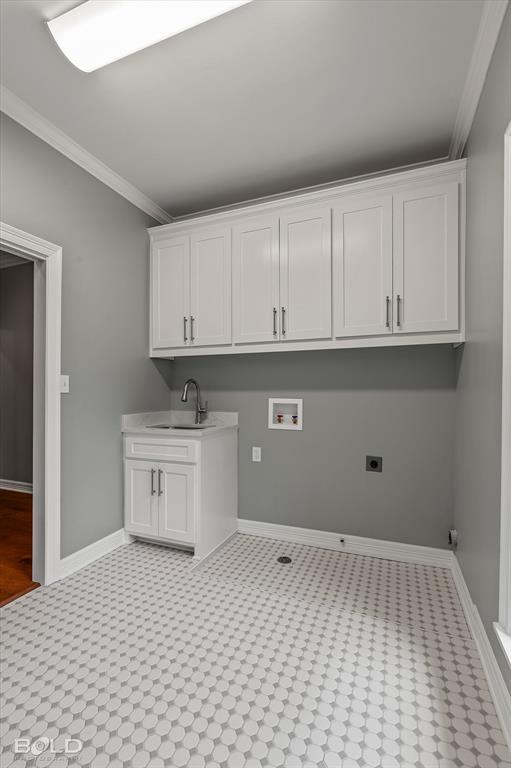 6012 East Ridge Drive Shreveport, LA 71106 - Photo 35 of 40 Laundry Room with sink with recessed washer dryer area