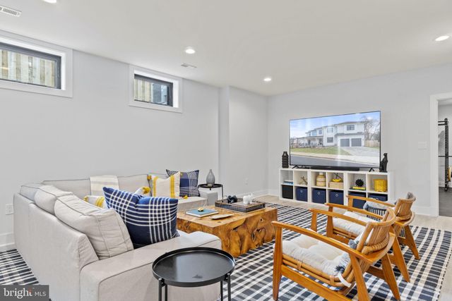 $2,650,000 | 3828 20th Street North, Arlington, VA 22207