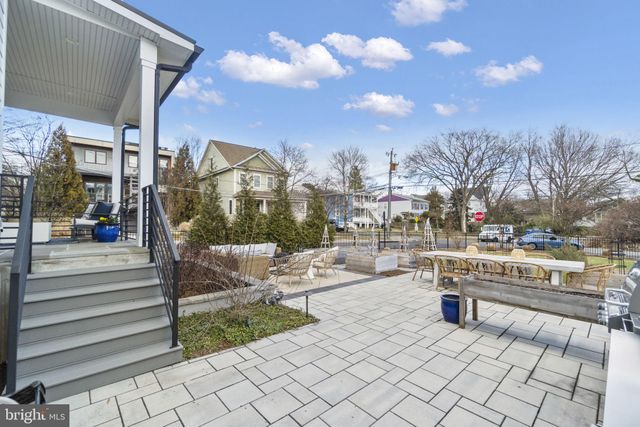 $2,650,000 | 3828 20th Street North, Arlington, VA 22207