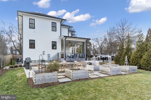 $2,650,000 | 3828 20th Street North, Arlington, VA 22207