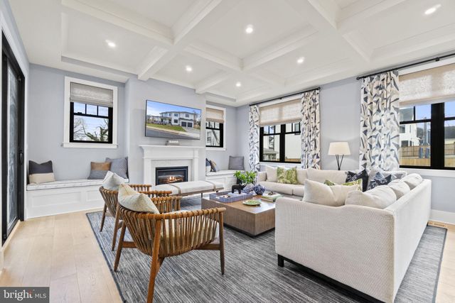 $2,650,000 | 3828 20th Street North, Arlington, VA 22207