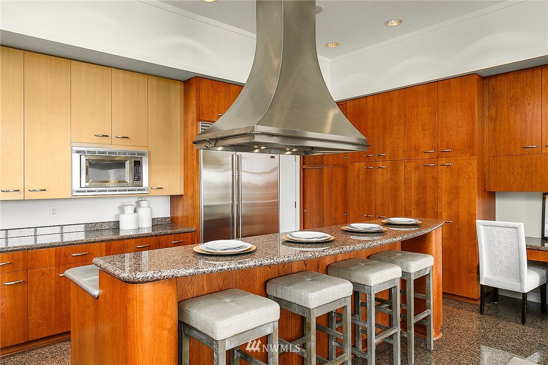 8439 Ridge Road Medina, WA 98039 - Photo 14 of 37 Gallery Image 14