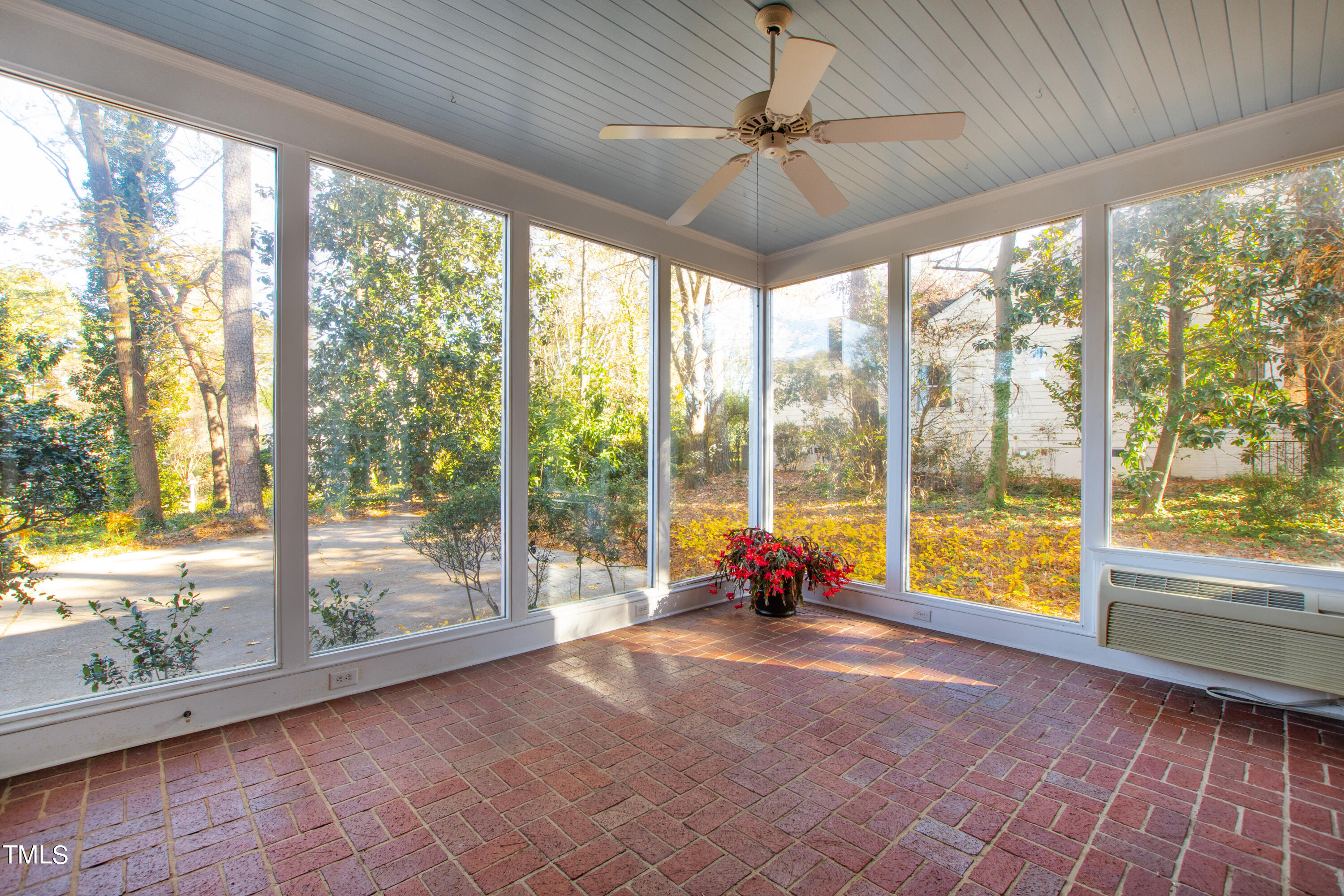 2522 Wake Drive Raleigh, NC 27608 - Photo 23 of 49 a very nice looking room with a large window