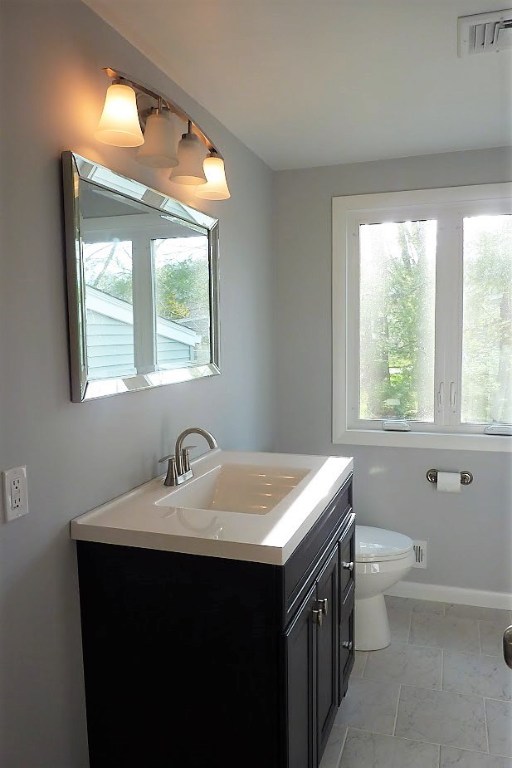 30 Lenox Road Cranston, RI 02920 - Photo 8 of 14