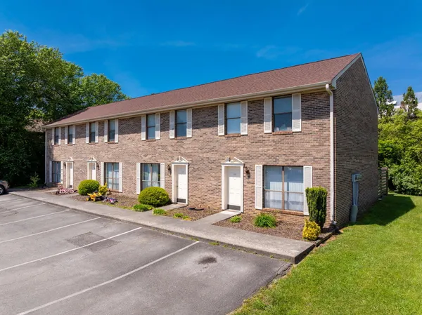 $660,000 | 900 Stratford Circle Northwest, Cleveland, TN 37312