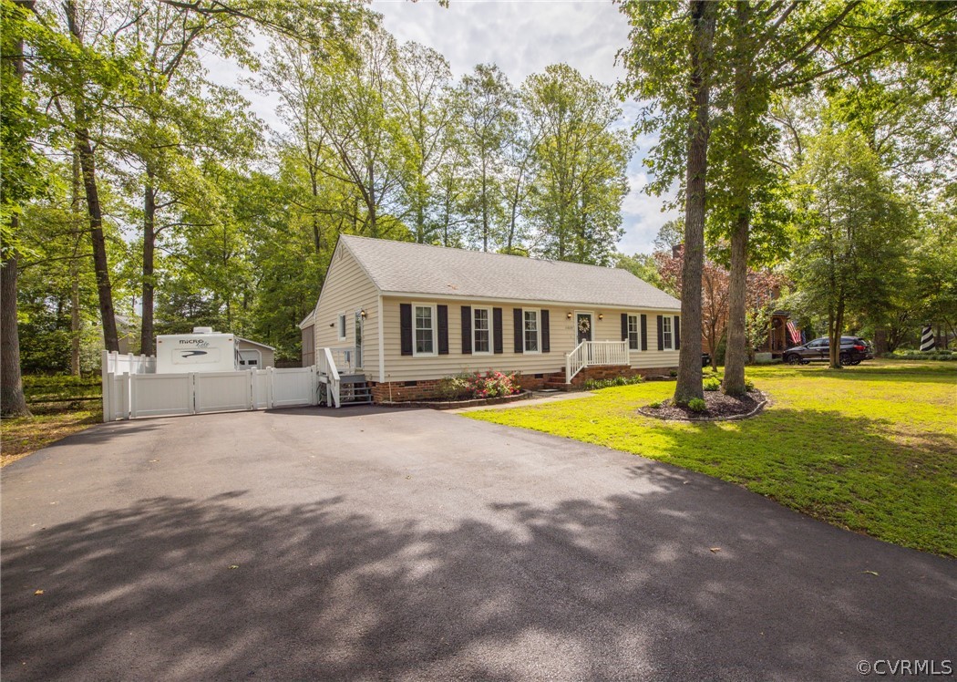 11029 Drayton Road Chester, VA 23831 - Photo 4 of 44