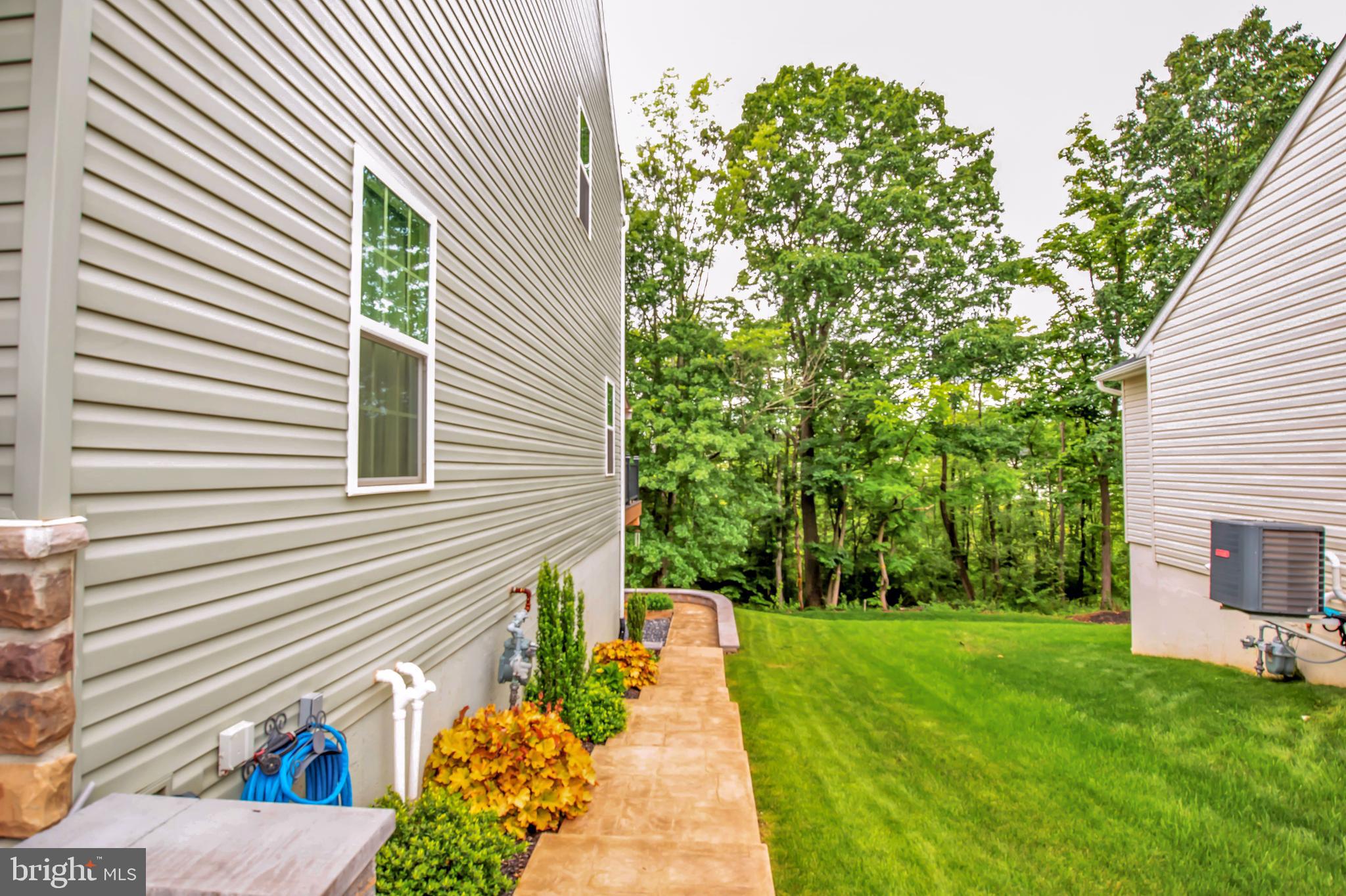 120 Pixie Moss Road Pottstown, PA 19464 - Photo 40 of 43 Side Walkway