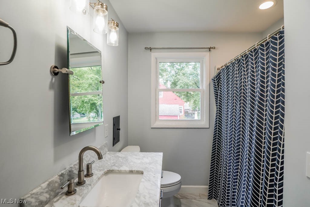 1021 Stump Road Akron, OH 44319 - Photo 15 of 36 Full Bathroom