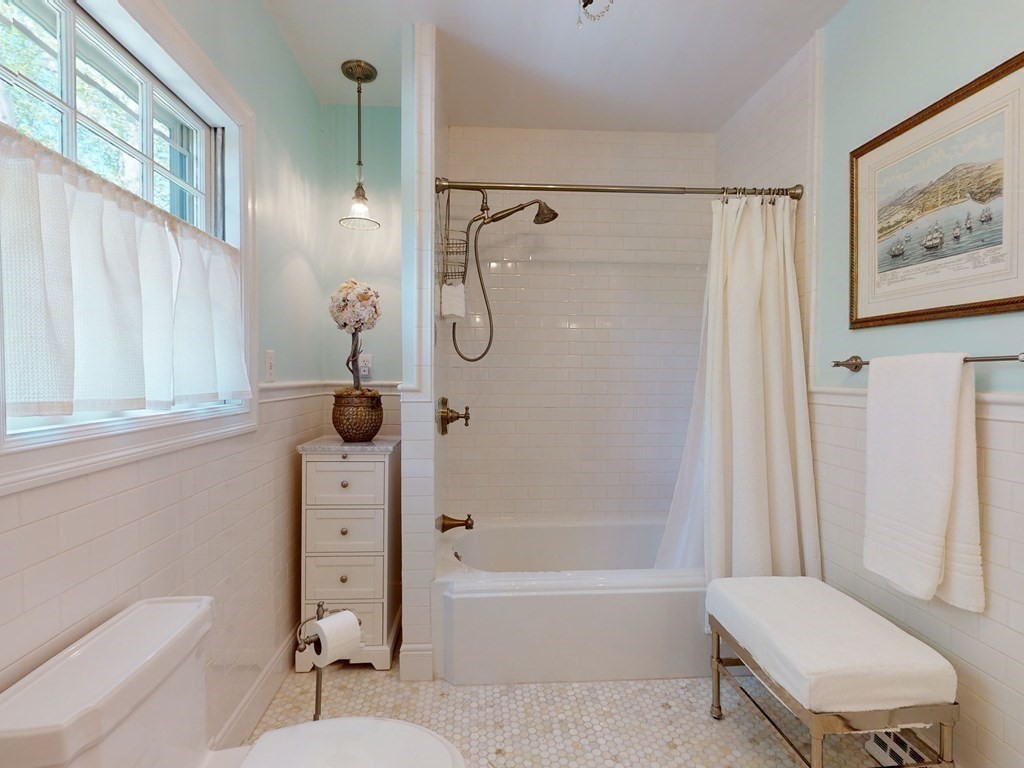 258 Linden Street Waltham, MA 02452 - Photo 23 of 41