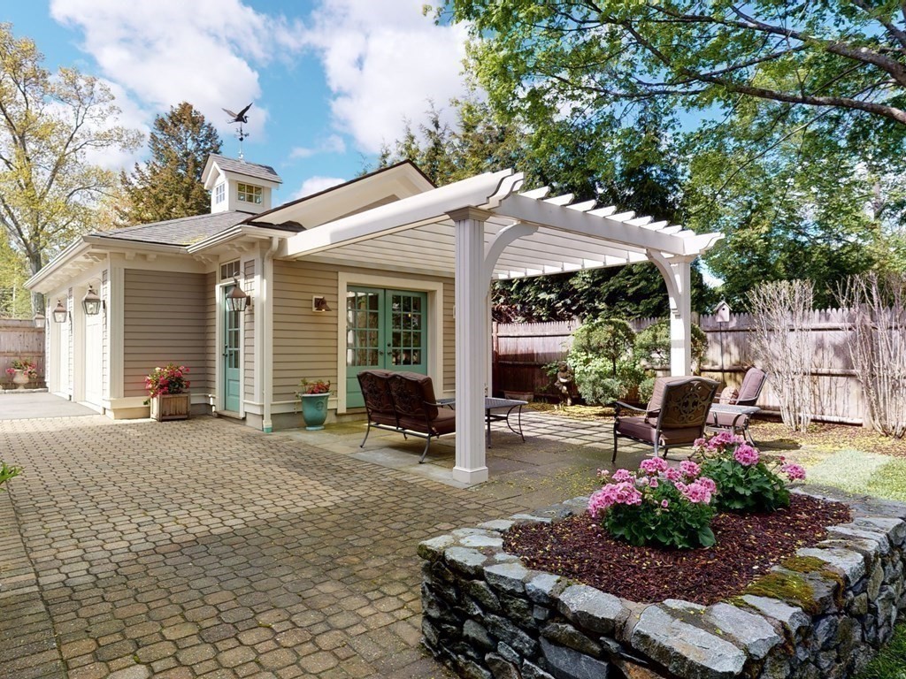 258 Linden Street Waltham, MA 02452 - Photo 33 of 41