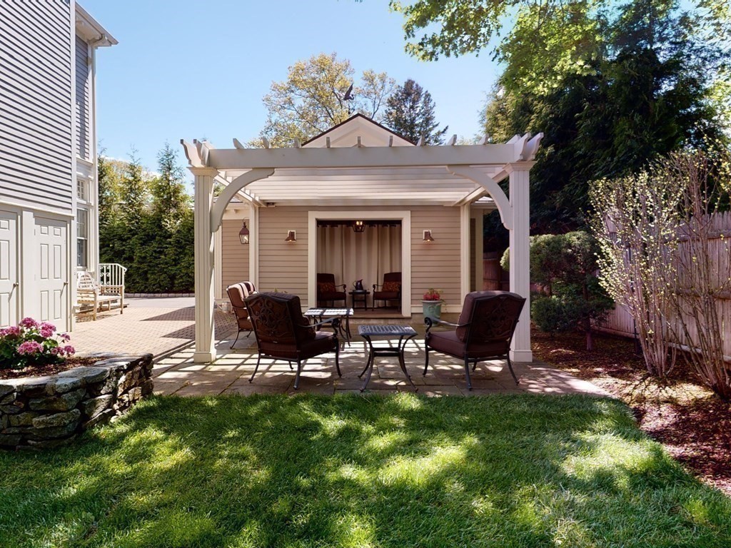 258 Linden Street Waltham, MA 02452 - Photo 37 of 41