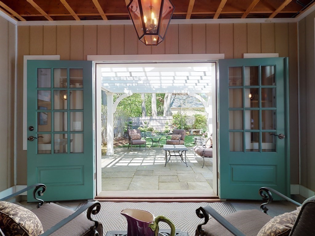 258 Linden Street Waltham, MA 02452 - Photo 38 of 41