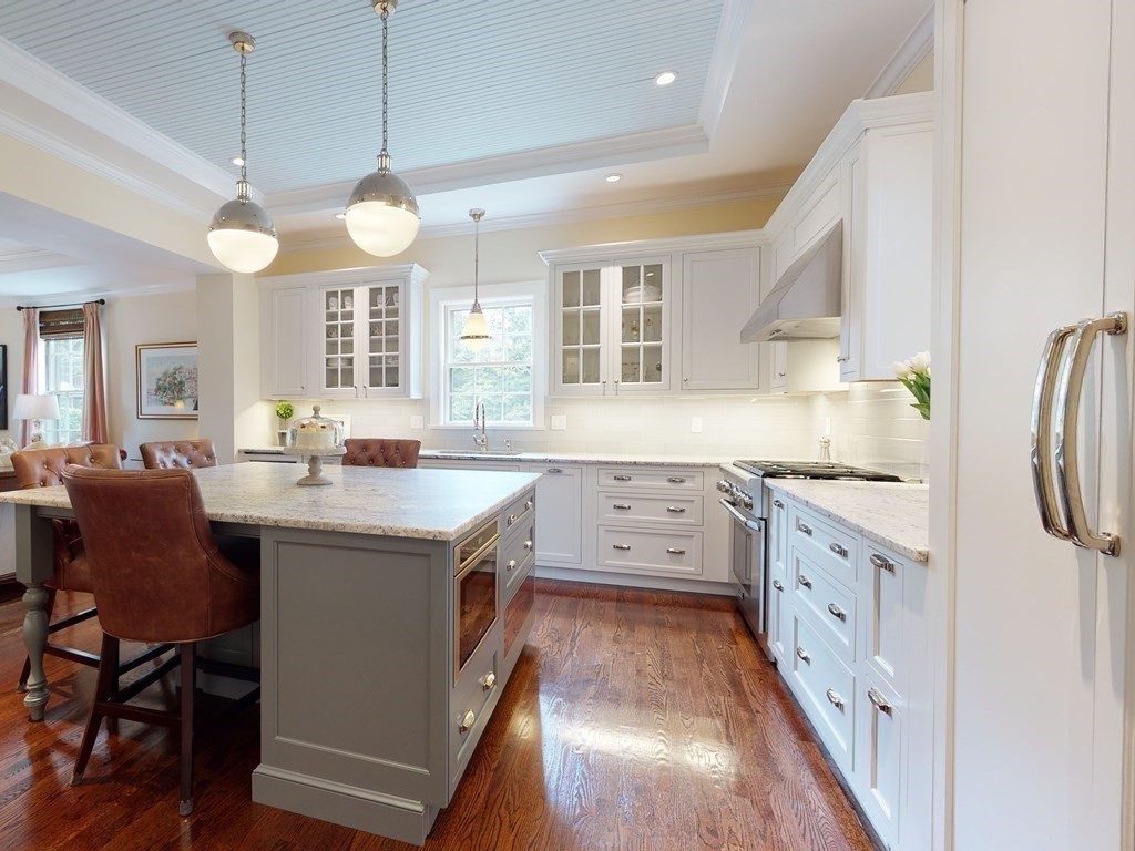 258 Linden Street Waltham, MA 02452 - Photo 6 of 41