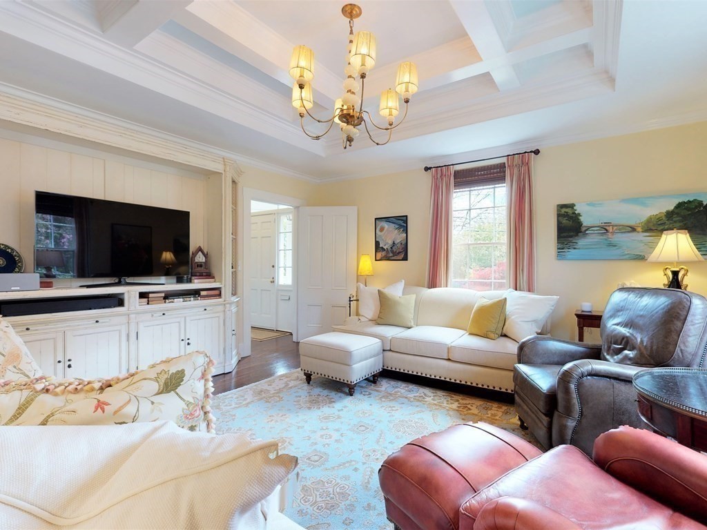 258 Linden Street Waltham, MA 02452 - Photo 8 of 41