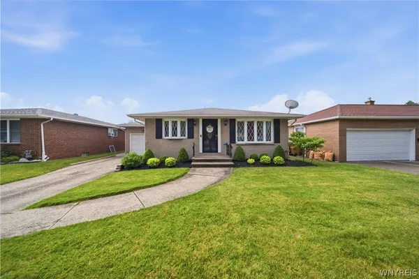 $249,900 | 12 Sandy Lane, Cheektowaga, NY 14227