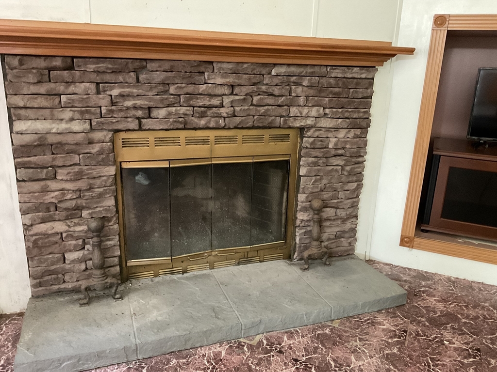 22 Medallion Road Holbrook, MA 02343 - Photo 12 of 38