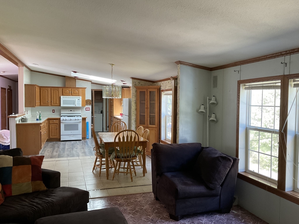 22 Medallion Road Holbrook, MA 02343 - Photo 13 of 38